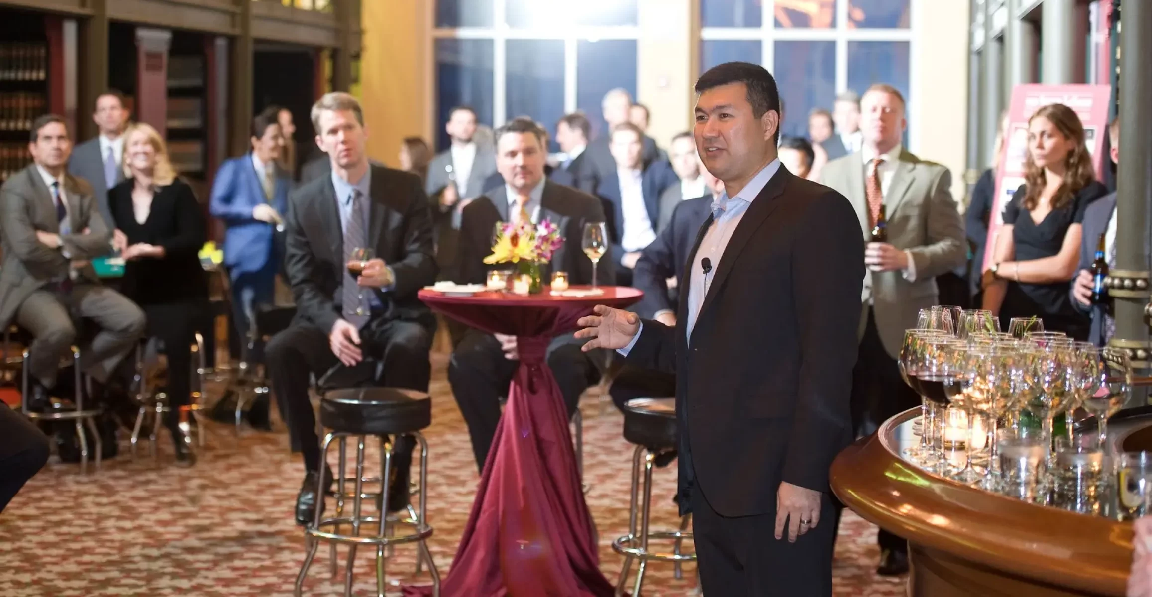 mike-aponte-corporate-speaking-event